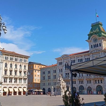 Casa Vacanze Trieste - Vista Piazza Unita Экстерьер фото