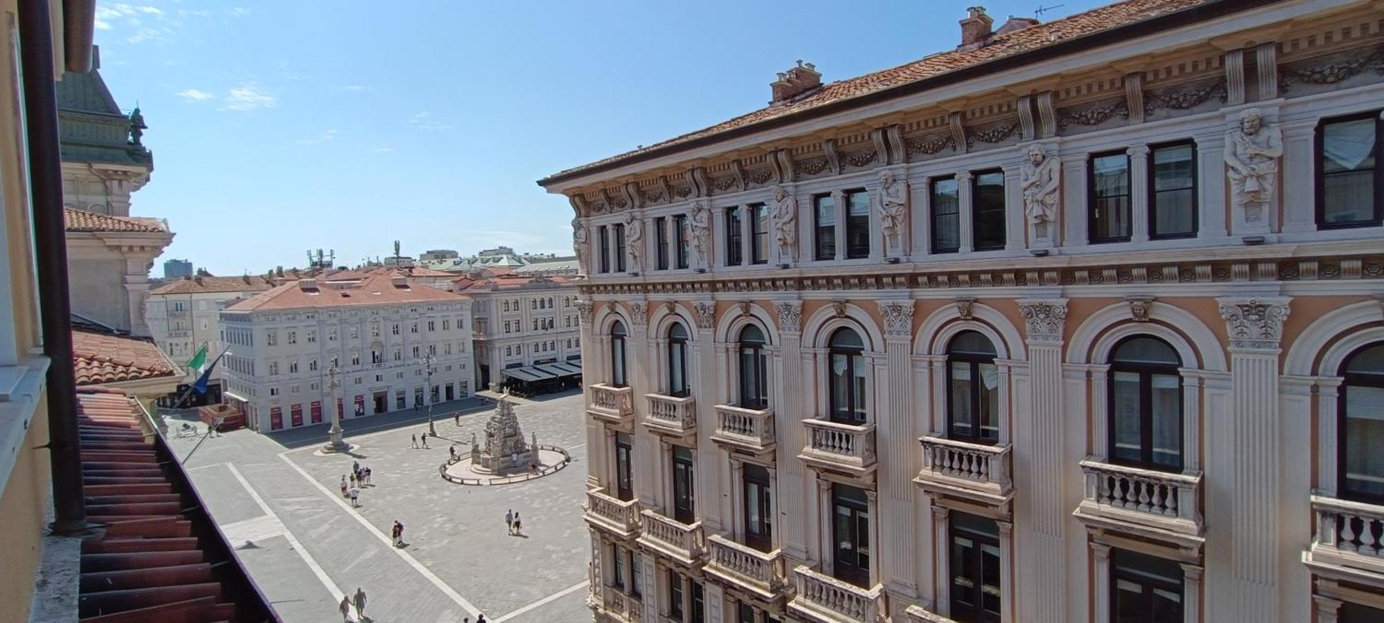 Casa Vacanze Trieste - Vista Piazza Unita Экстерьер фото