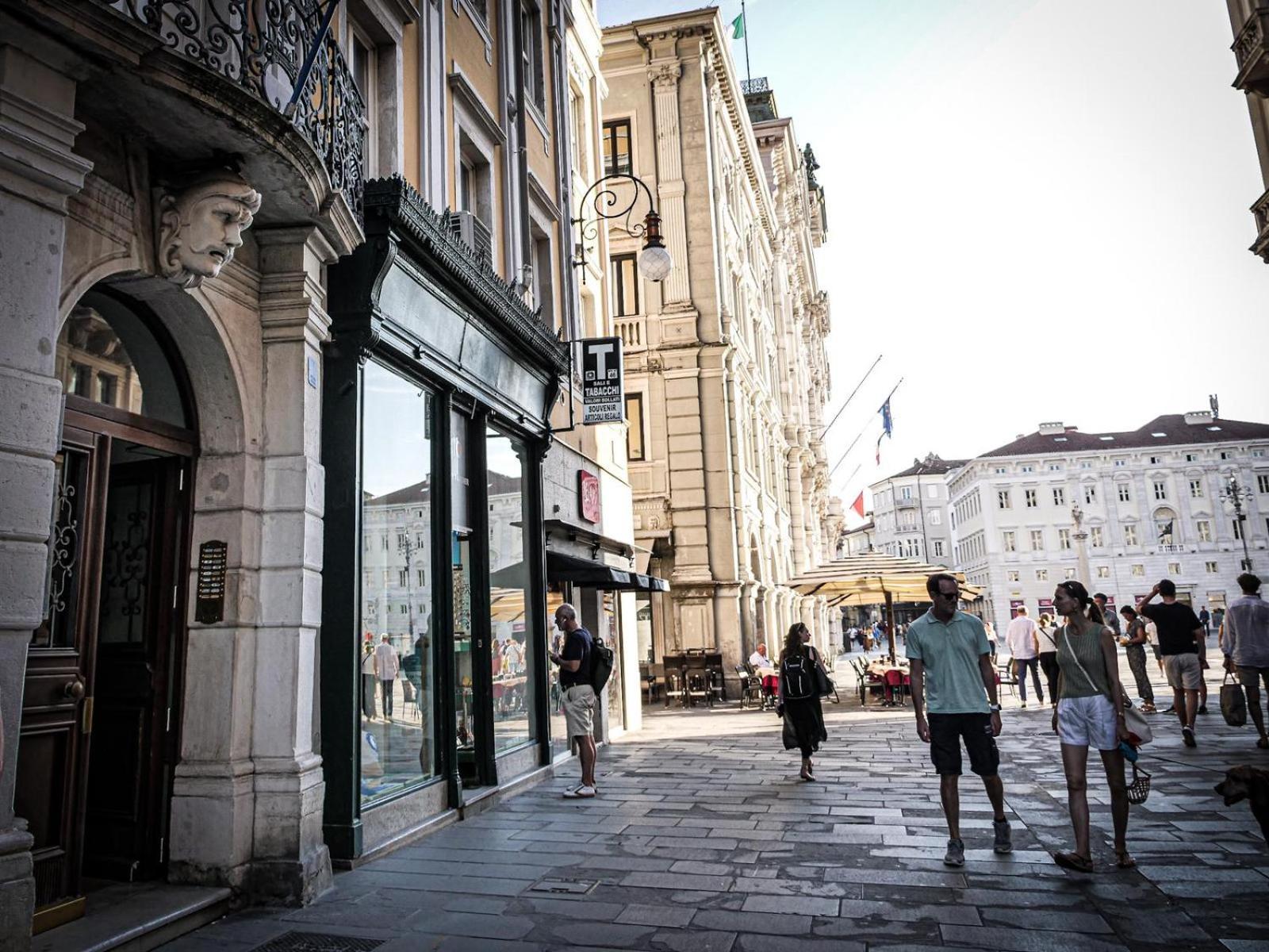 Casa Vacanze Trieste - Vista Piazza Unita Экстерьер фото